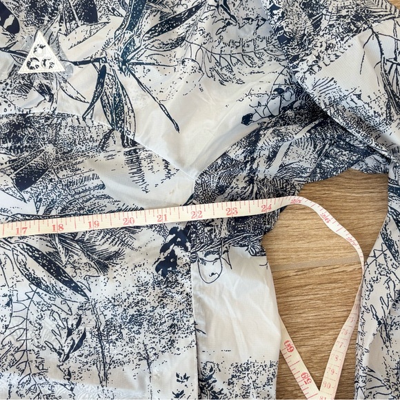 Nike ACG Cinder Cone Windproof
Print Jacket Mens Size M New - Picture 6 of 8